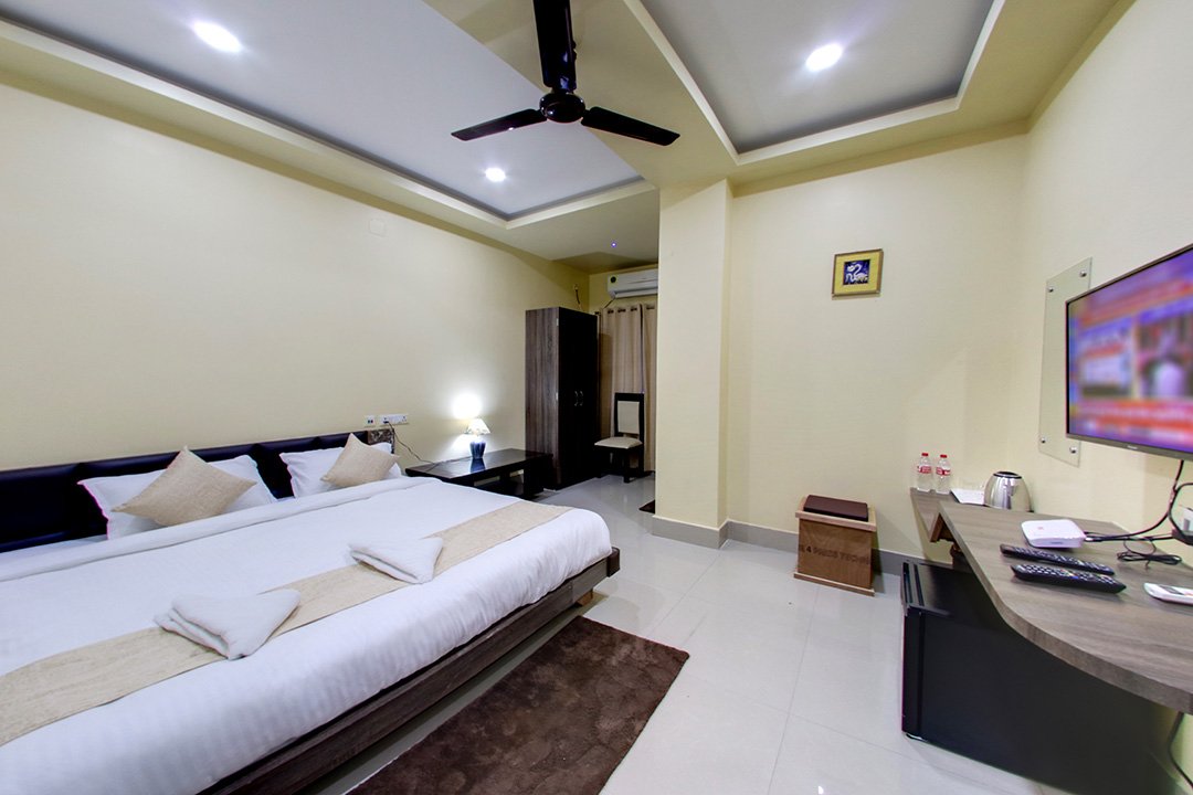 Deluxe-Room-Royal-Park-Residency-Bhetapara-Guwahati-5