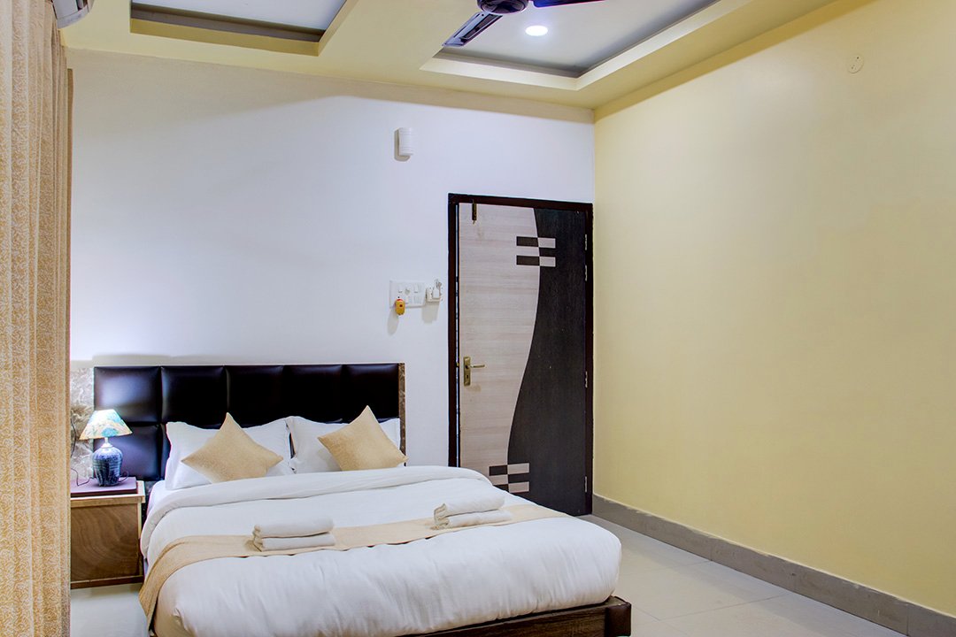 hotels-near-me-bhetapara-royal-park-residency-2