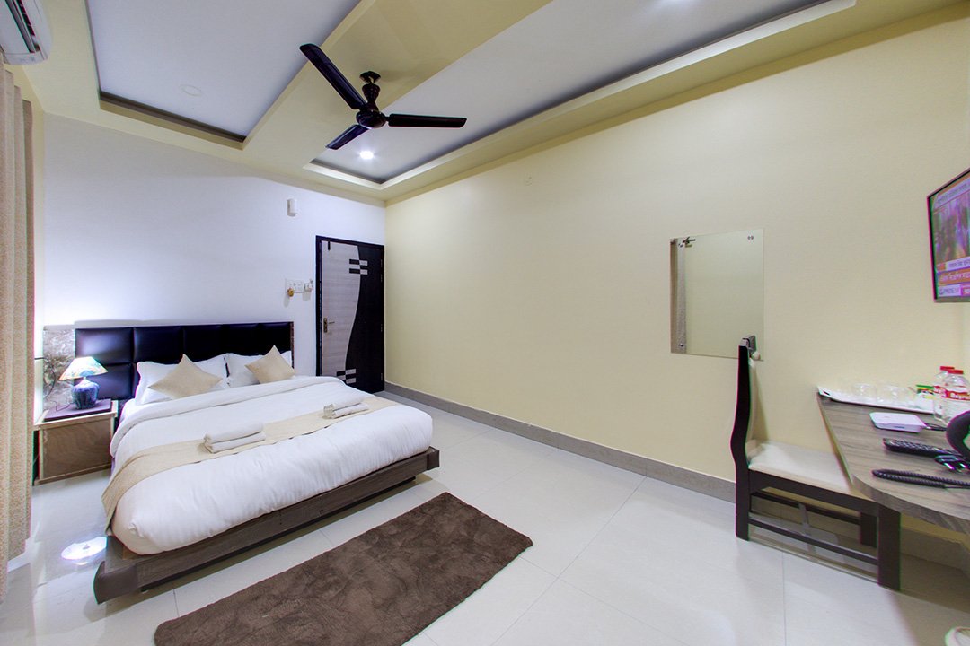 hotels-near-me-bhetapara-royal-park-residency-6