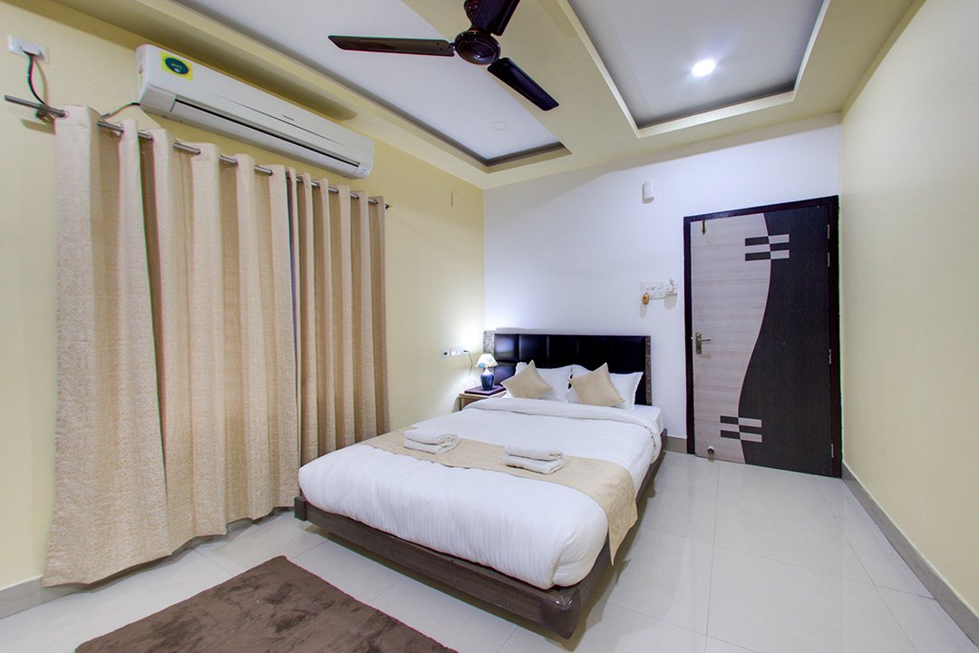 hotels-near-me-bhetapara-royal-park-residency